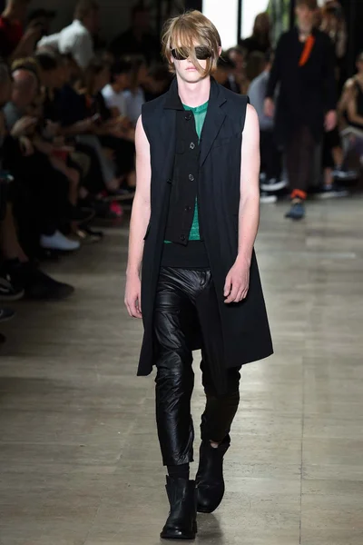 Look 23
